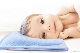 宝宝枕头如何选？宝宝多大开始睡枕头？
